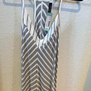 Laila Jayde Naila V Neck Tank